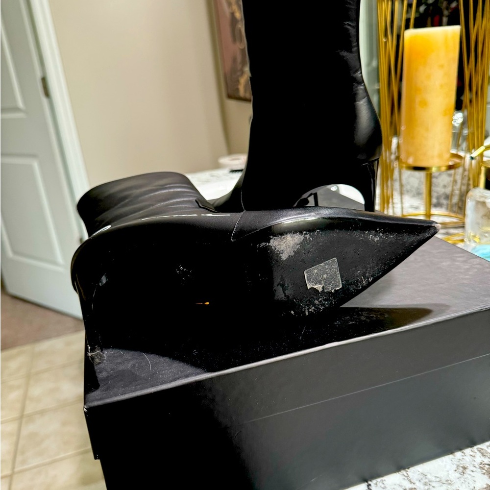 Black leather Versace Ankle boots worn once